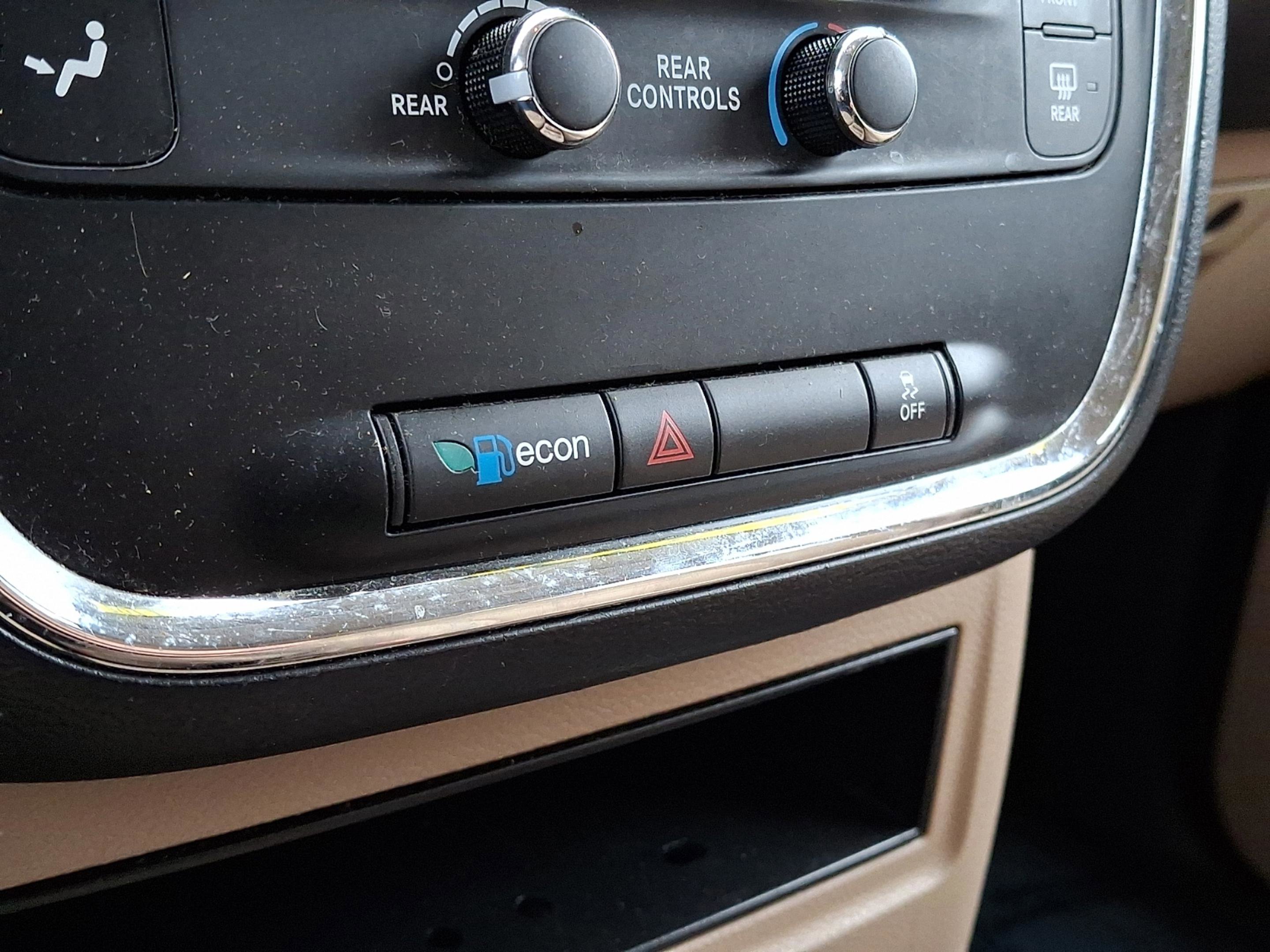 Used 2014 Dodge Grand Caravan SE w/ Quick Order Package 29E SE FWD image 23