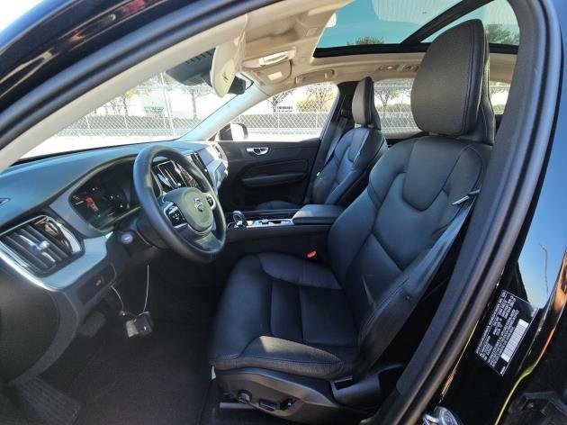 Used 2025 Volvo XC60 B5 Plus image 6