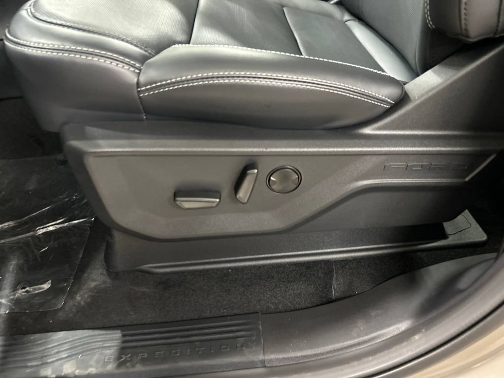 New 2027 Ford Expedition Max Platinum w/ Stealth Performance Package AWD/4WD image 9