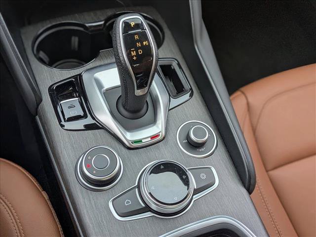 Used 2022 Alfa Romeo Giulia Ti RWD image 12