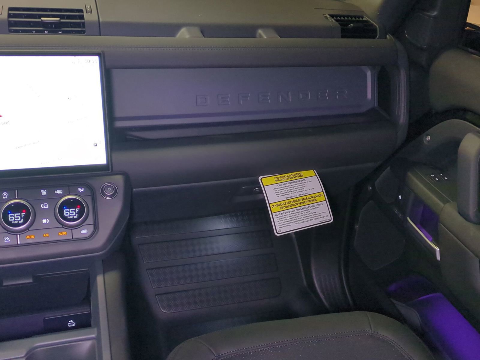 New 2026 Land Rover Defender 110 X-Dynamic SE image 28