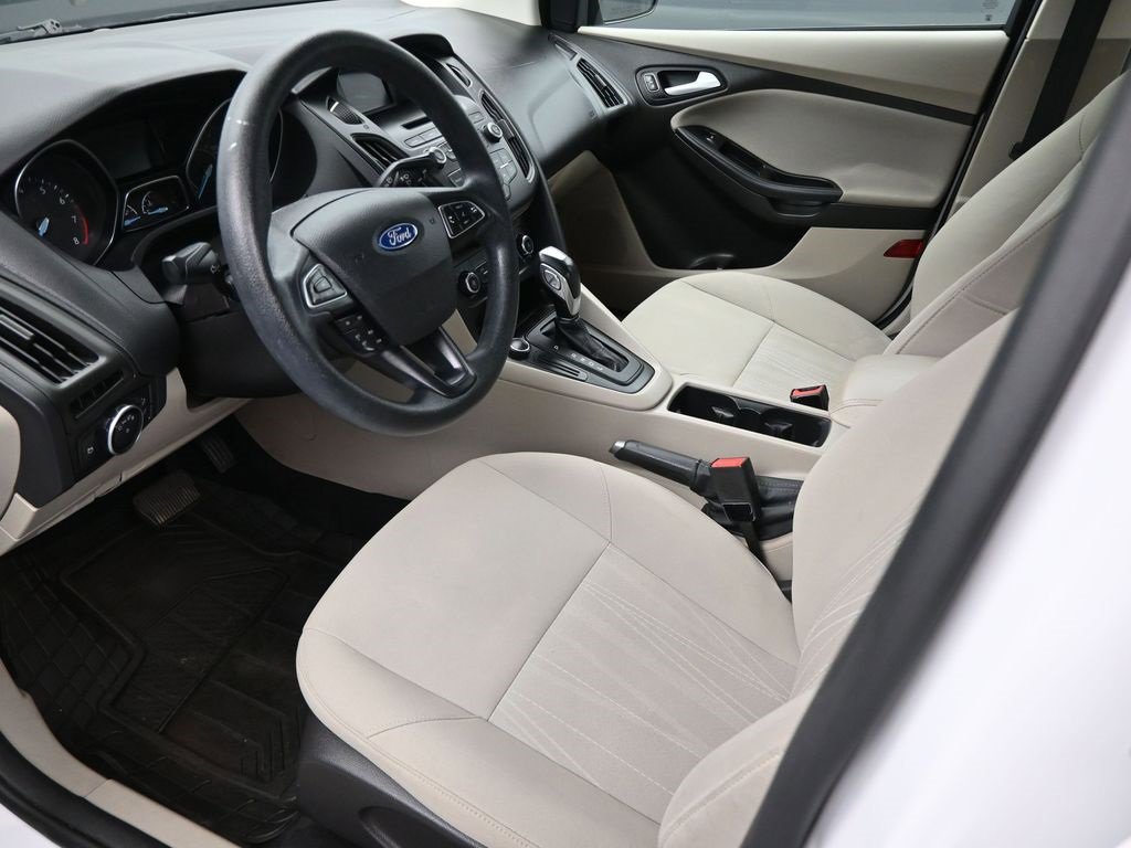 Used 2015 Ford Focus SE image 9