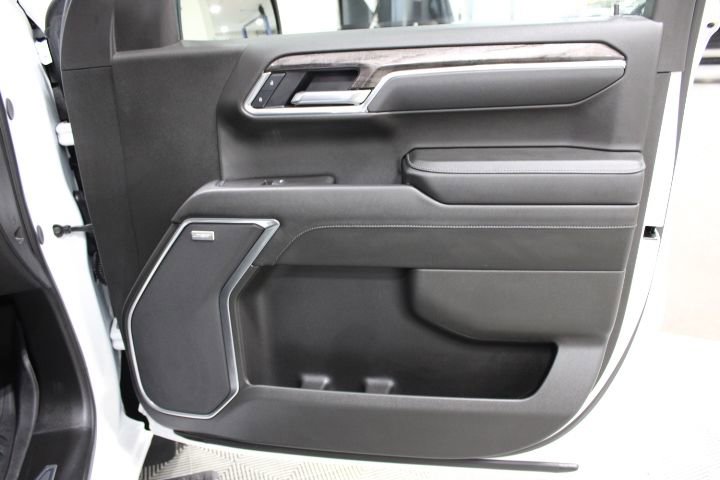 Used 2025 Chevrolet Silverado 1500 LTZ AWD/4WD image 26