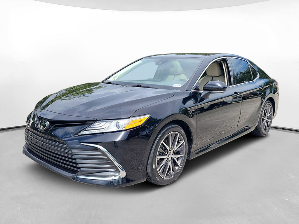 Used 2021 Toyota Camry XLE w/ Navigation Package
