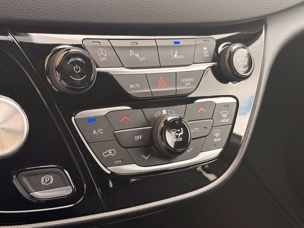 New 2027 Chrysler Pacifica LX FWD image 15