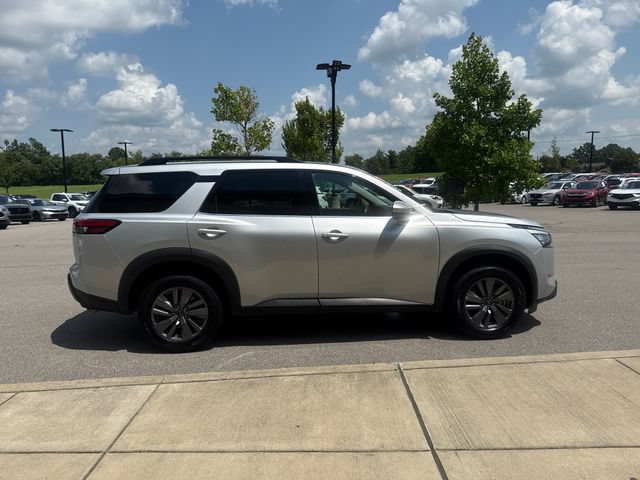 Used 2025 Nissan Pathfinder SV AWD/4WD image 5