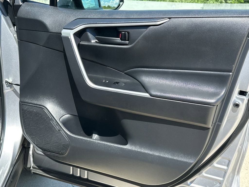 Used 2024 Toyota RAV4 LE AWD/4WD image 11