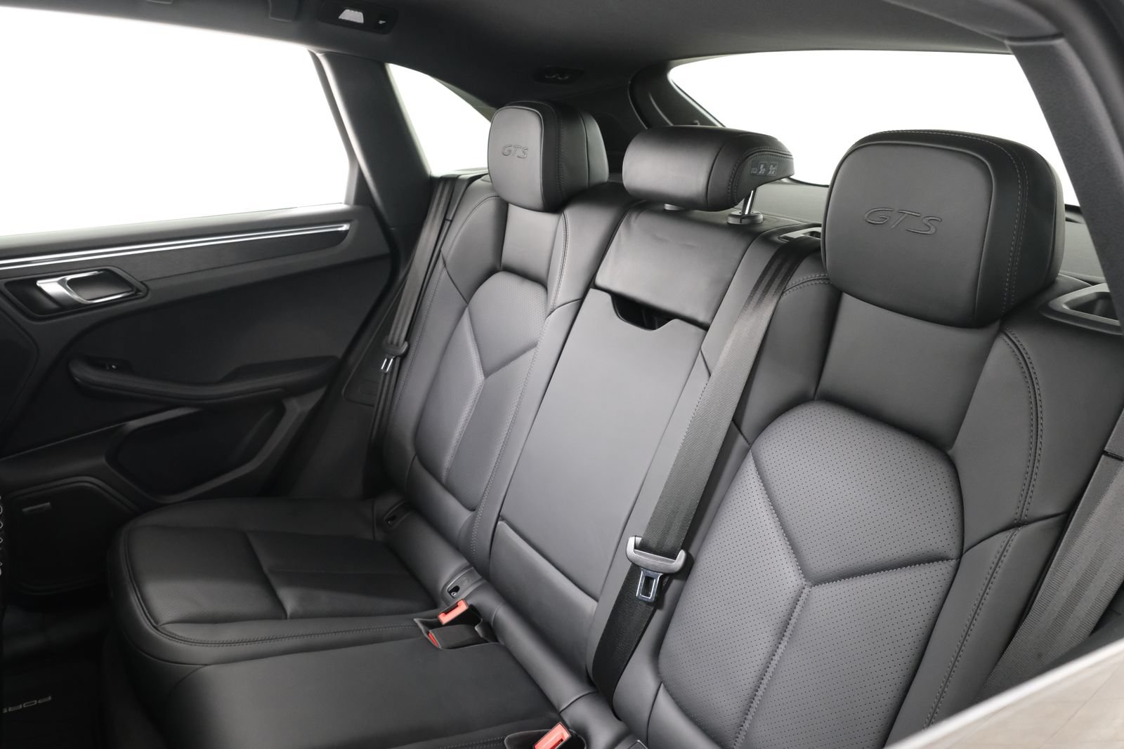 Used 2021 Porsche Macan GTS AWD/4WD image 34