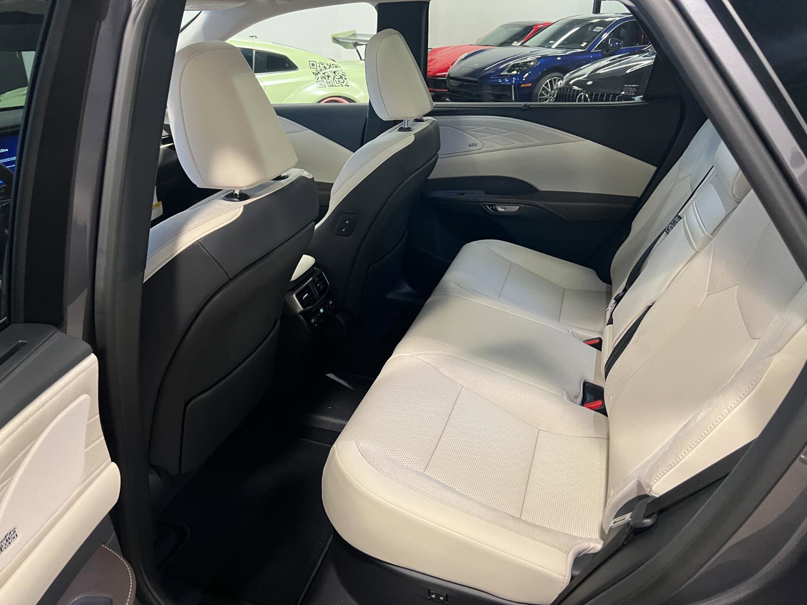 Used 2026 Lexus RX 450h AWD w/ Convenience Package image 29