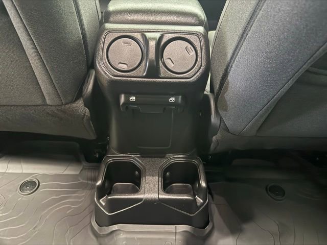 Used 2025 Jeep Wrangler Willys image 23