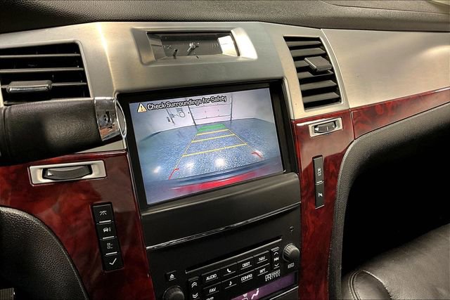 Used 2012 Cadillac Escalade Luxury image 16