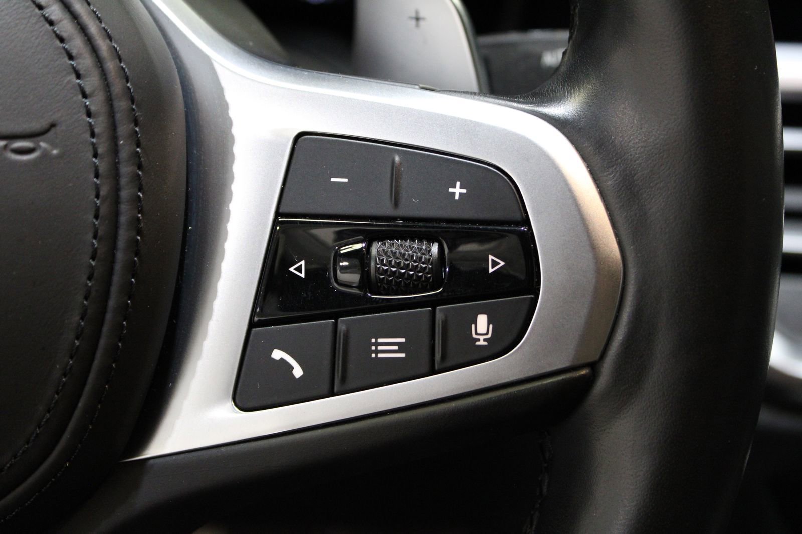 Used 2022 BMW M440i Coupe w/ Premium Package image 27