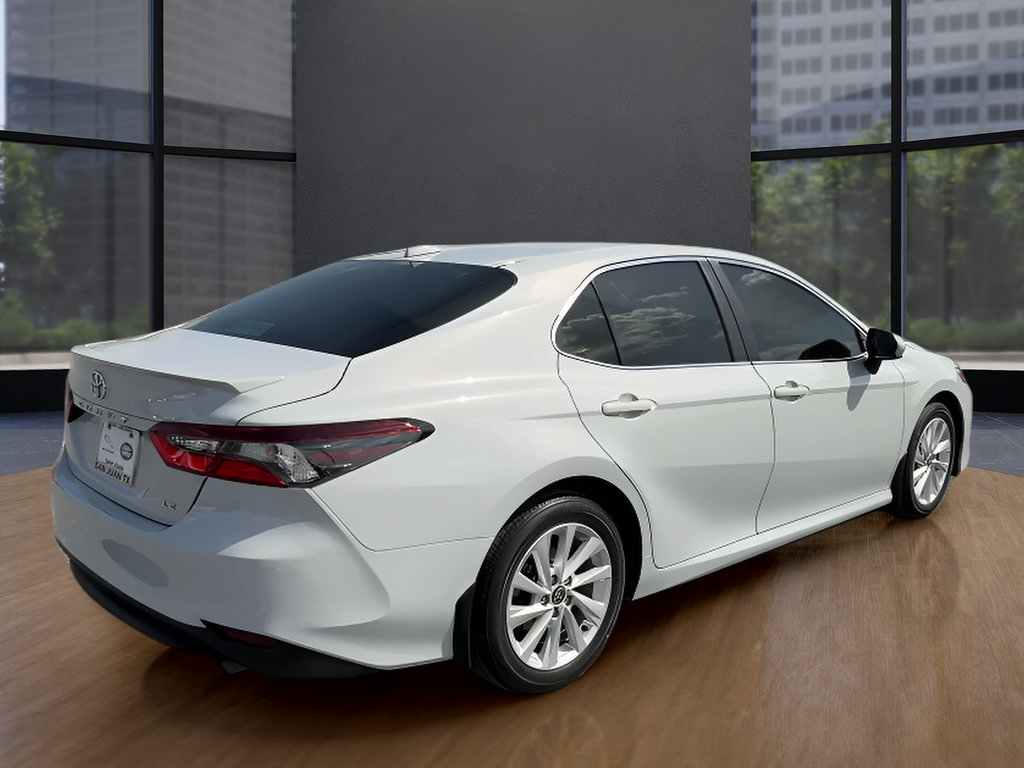 Used 2024 Toyota Camry LE FWD image 5
