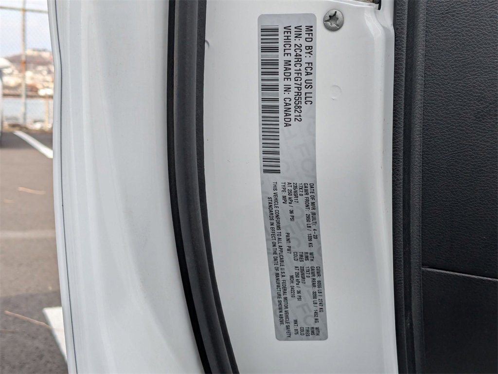 Used 2023 Chrysler Pacifica Touring image 42