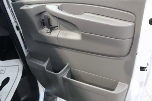 Used 2014 GMC Savana 3500 DURAMAX image 31