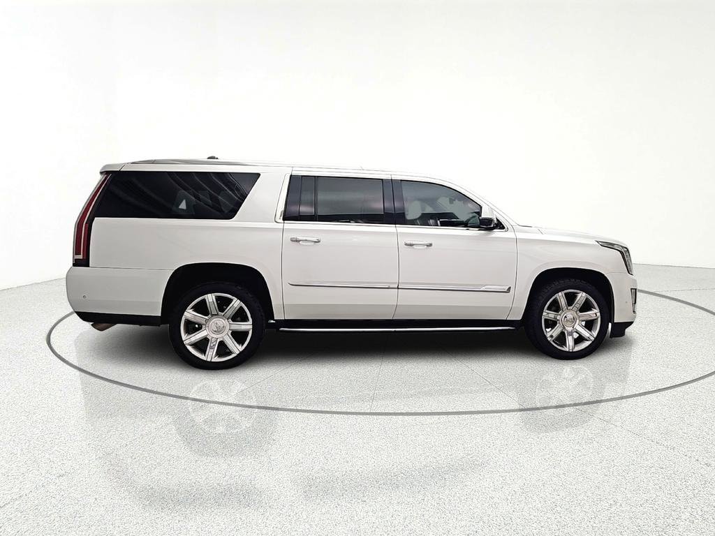 Used 2019 Cadillac Escalade ESV Luxury image 7