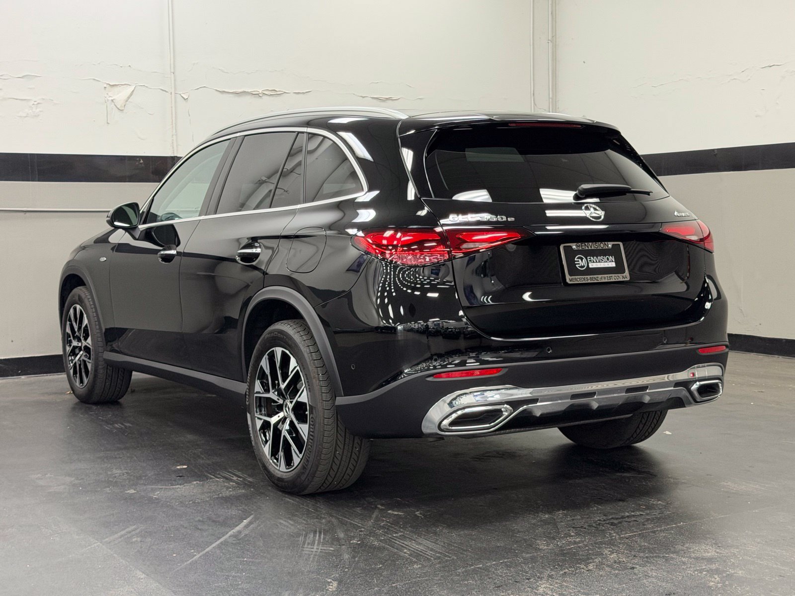 Used 2025 Mercedes-Benz GLC 350e 4MATIC image 10