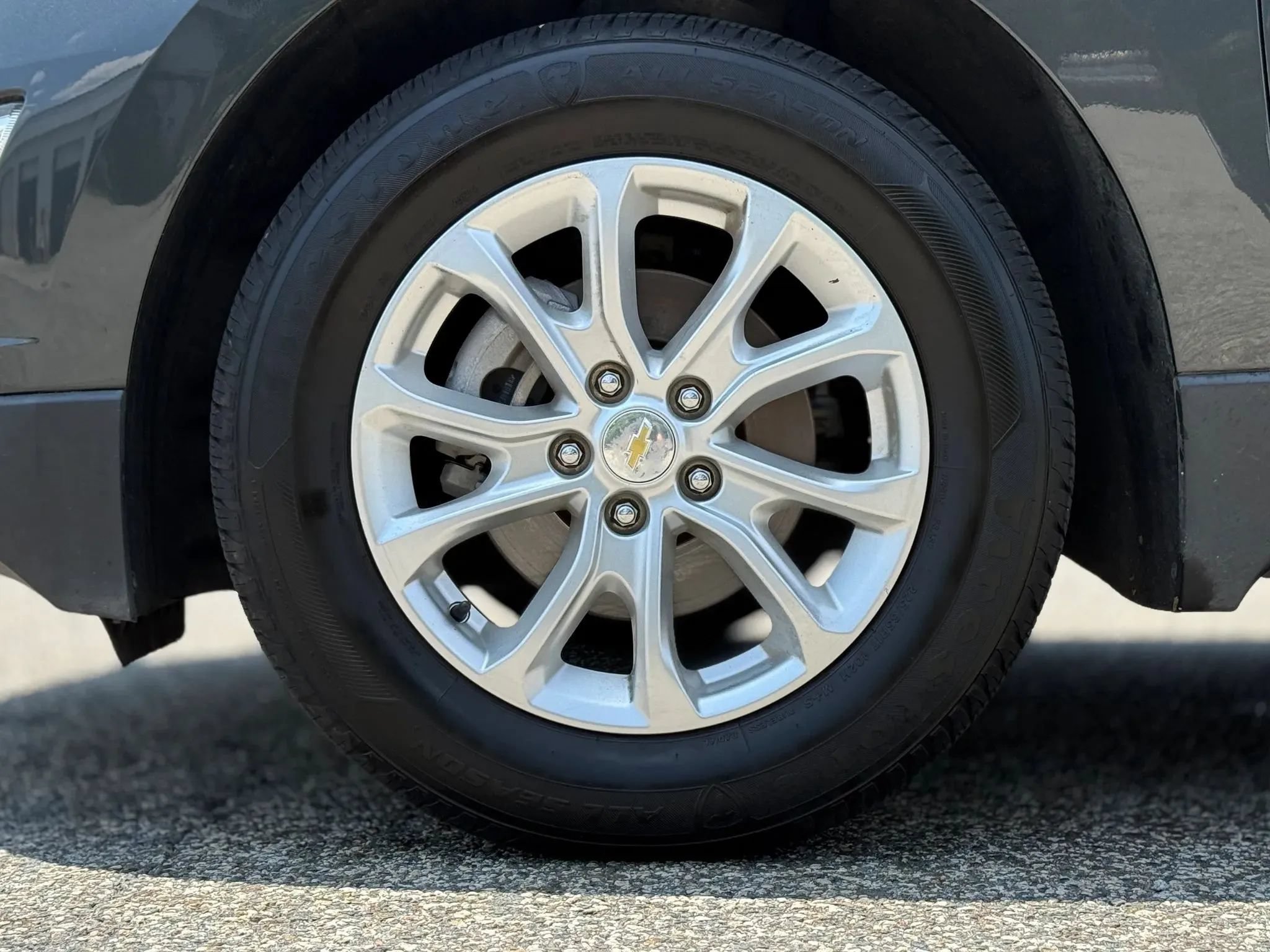 Used 2021 Chevrolet Equinox LS w/ LPO, Floor Liner Package FWD image 30