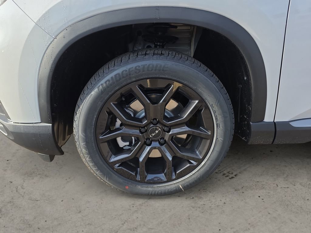 Used 2025 Honda Pilot Touring image 14