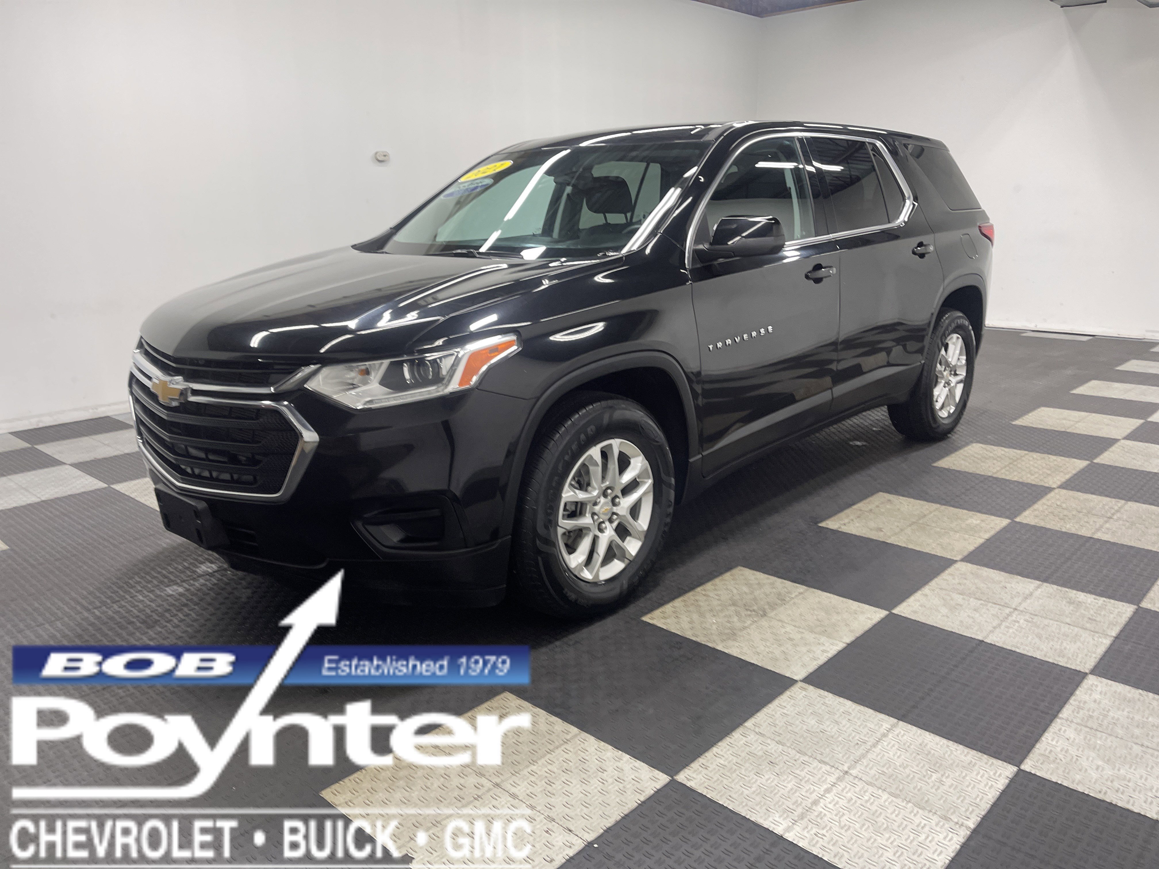 Used 2021 Chevrolet Traverse LS AWD/4WD image 1