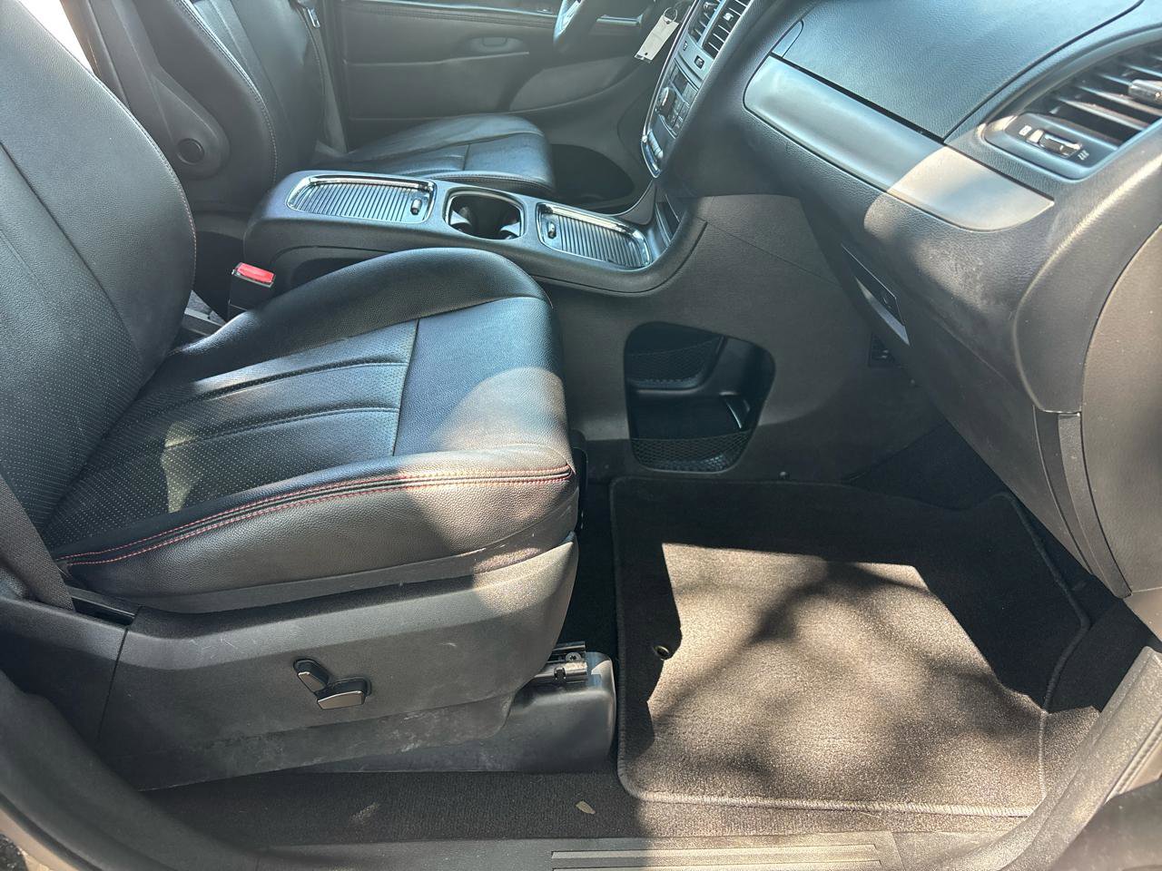 Used 2019 Dodge Grand Caravan GT image 23