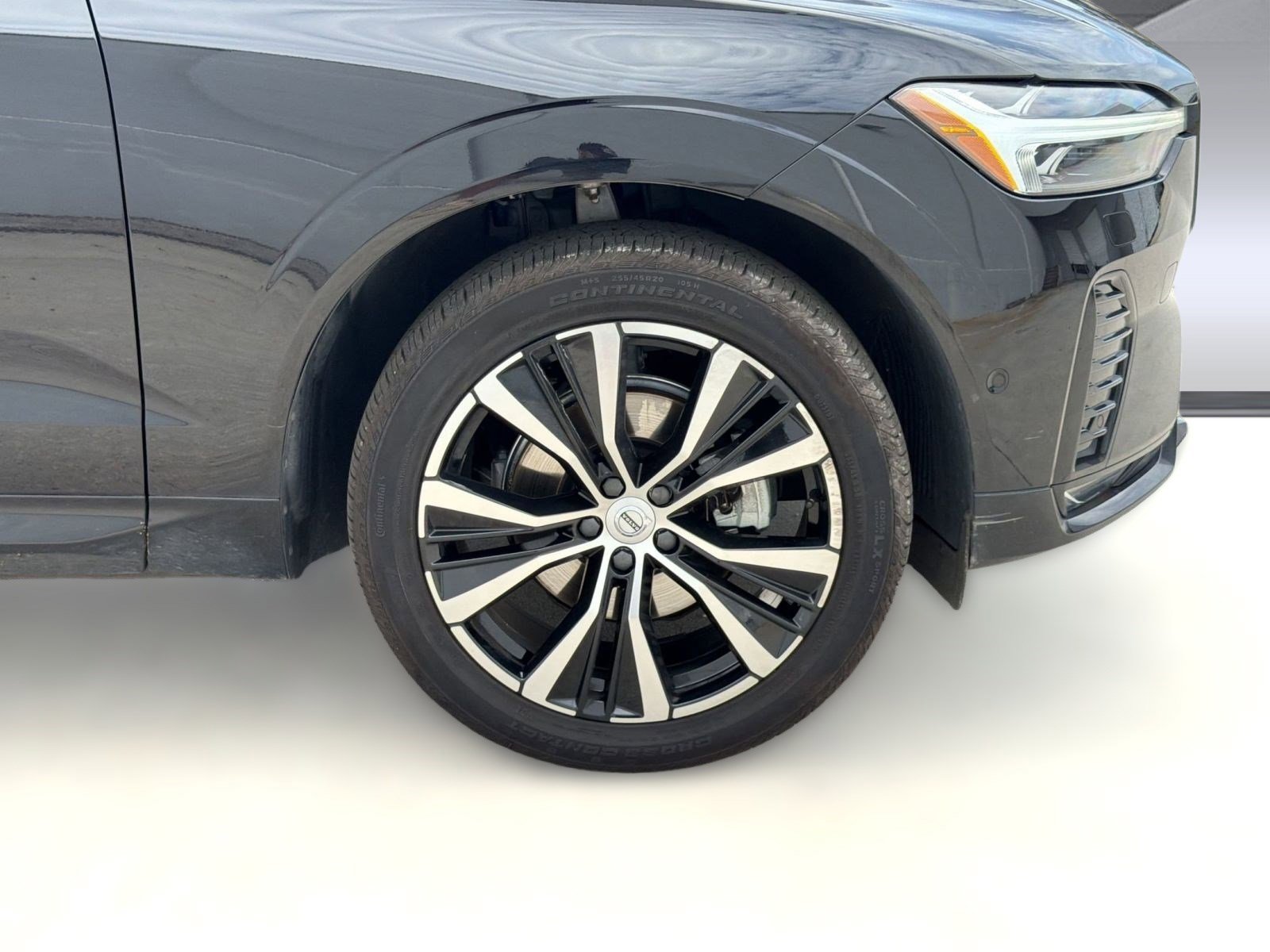 Certified 2023 Volvo XC60 B5 Plus w/ Climate Package image 12