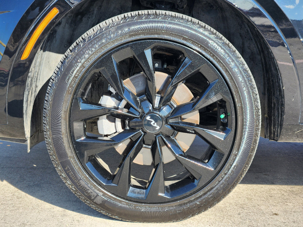 Certified 2023 Kia Sorento SX image 9