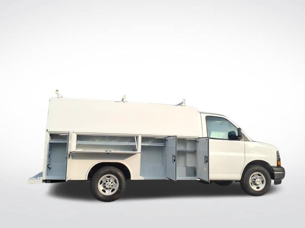 New 2026 Chevrolet Express 3500 w/ Power Convenience Package RWD image 16