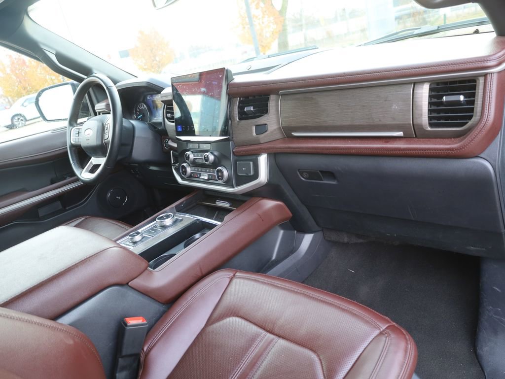 Used 2024 Ford Expedition Limited image 14