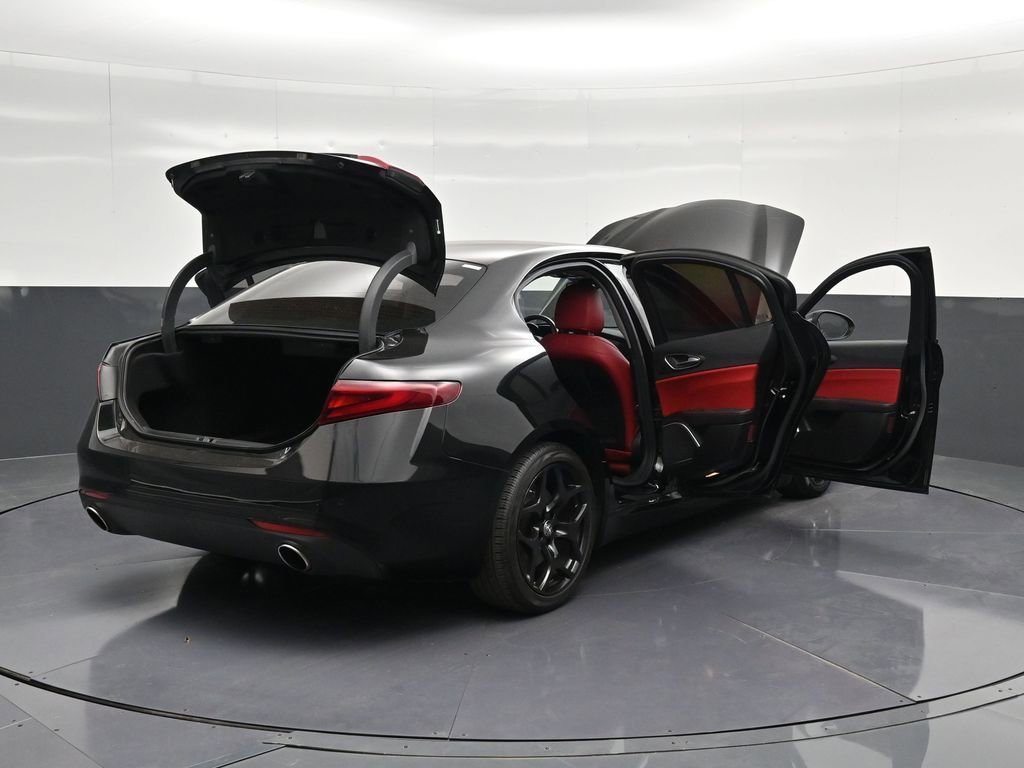 Used 2021 Alfa Romeo Giulia Sprint w/ Nero Edizione image 19