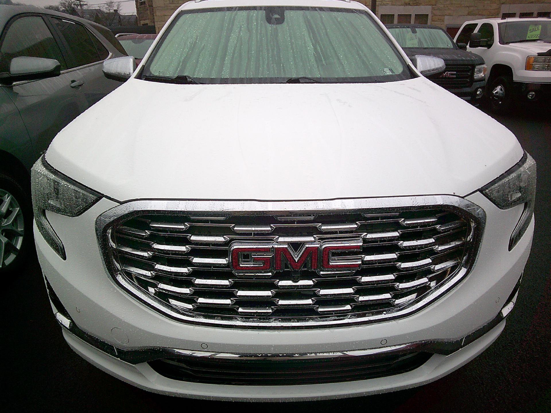 Used 2018 GMC Terrain Denali w/ Advanced Safety Package image 2