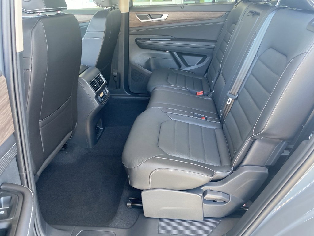 New 2025 Volkswagen Atlas SEL image 23