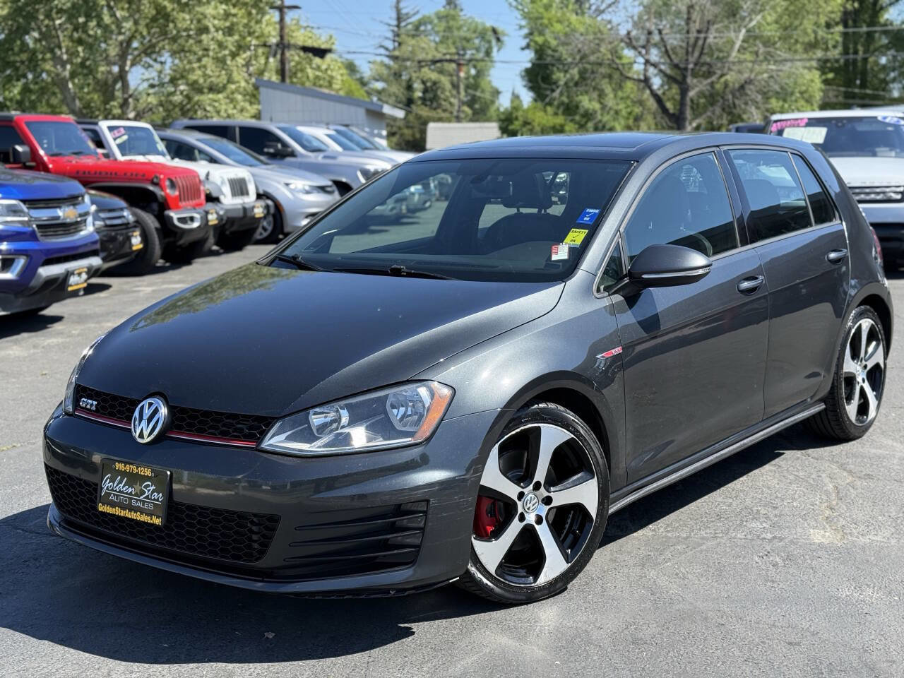 Used 2015 Volkswagen GTI SE FWD image 3