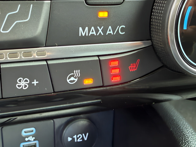 Used 2022 Ford Escape SEL w/ SEL Stealth AWD Package image 13