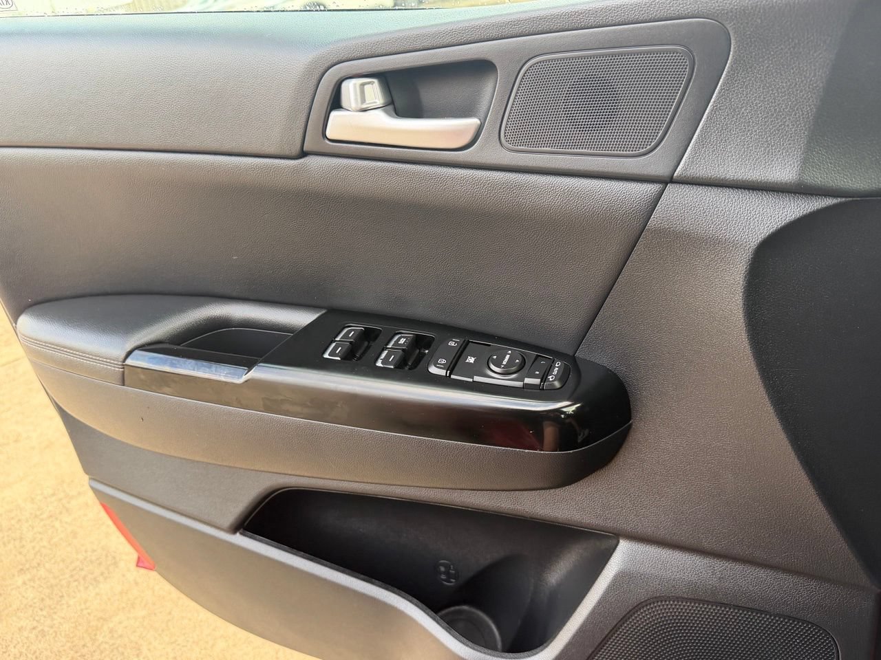 Used 2020 Kia Sportage EX FWD image 27