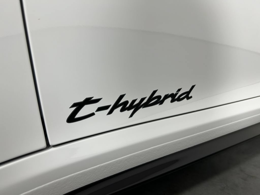 Certified 2025 Porsche 911 Carrera GTS RWD image 30