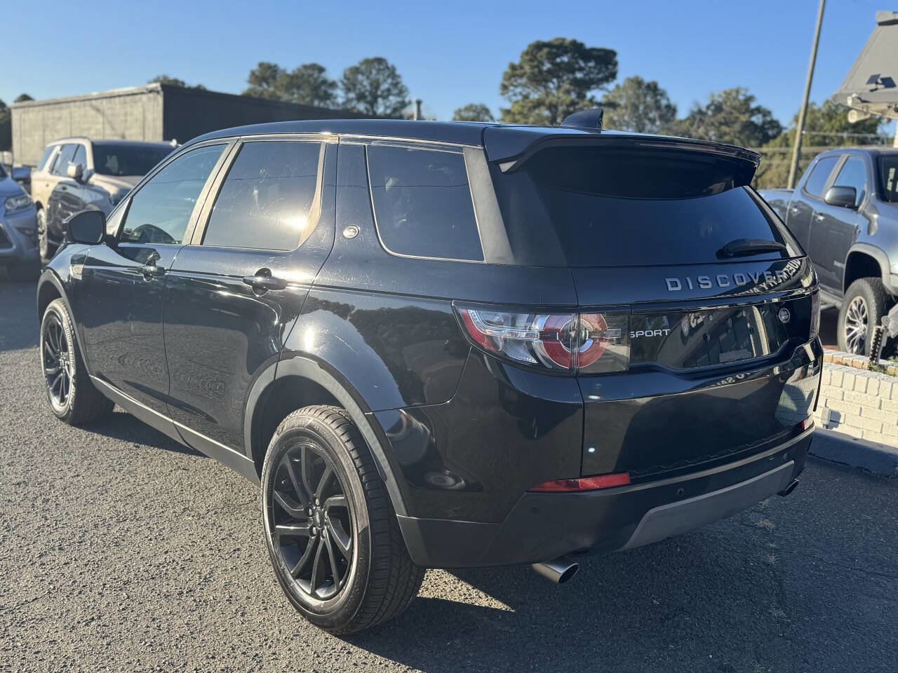 Used 2018 Land Rover Discovery Sport SE image 6