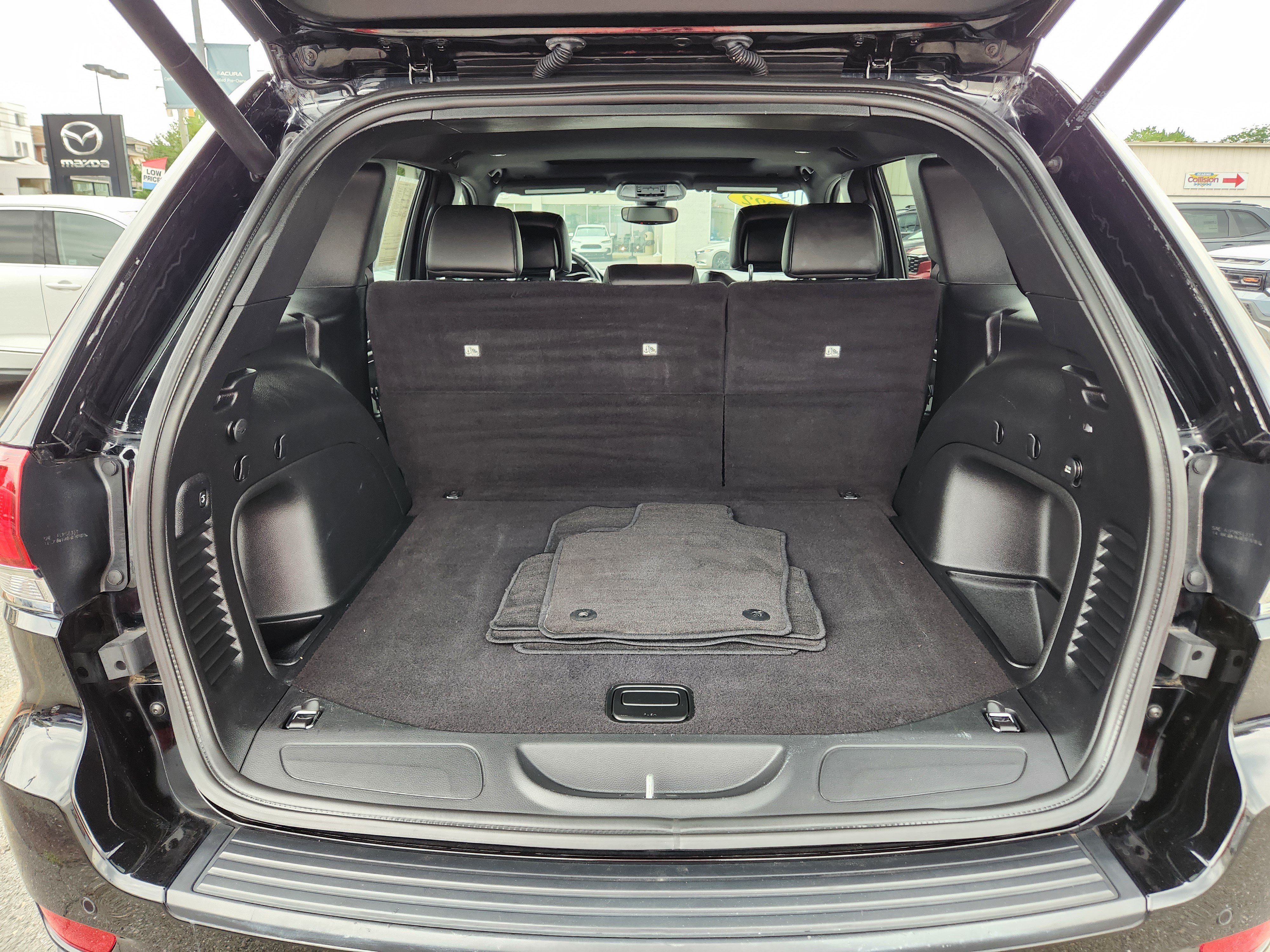 Used 2022 Jeep Grand Cherokee Laredo X AWD/4WD image 8