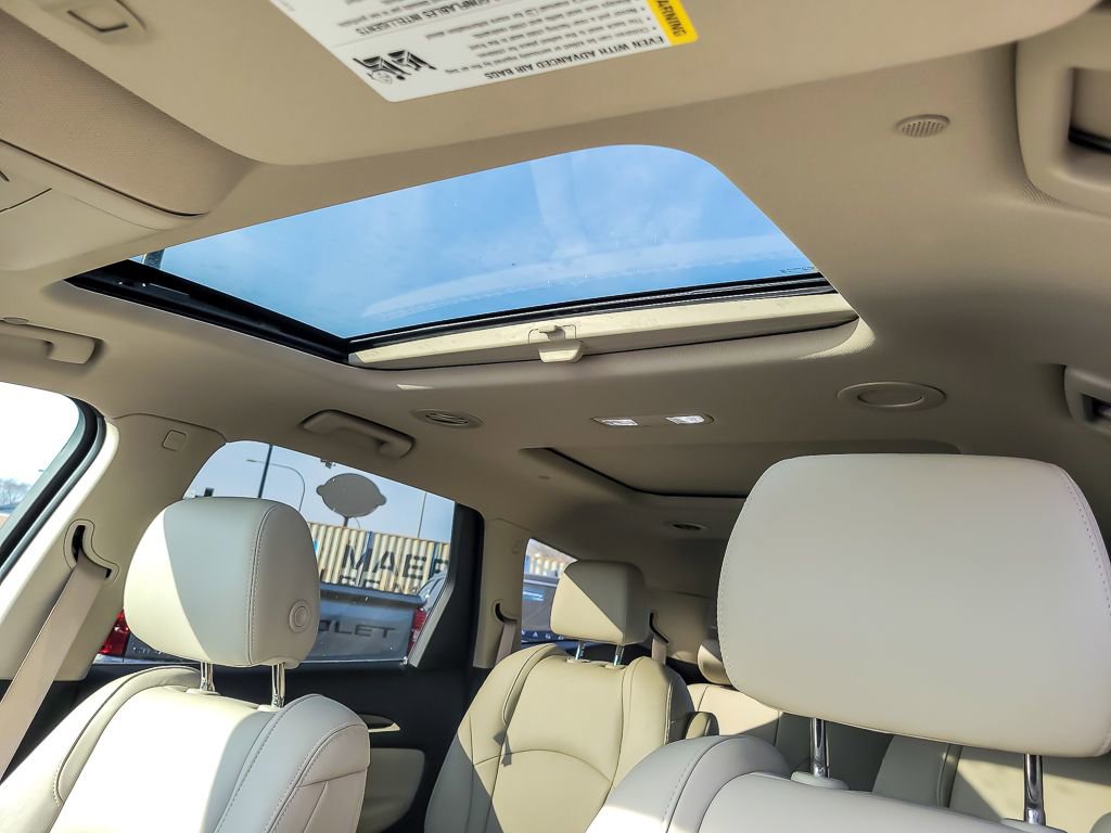 Used 2021 Buick Enclave Essence w/ Sport Touring Edition image 9