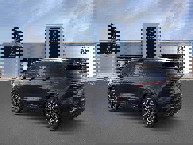 New 2026 Lincoln Nautilus Premier w/ Jet Appearance Package AWD/4WD image 4