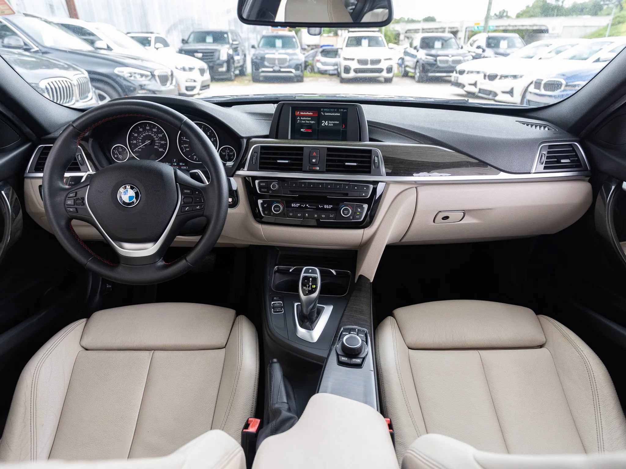 Used 2018 BMW 330i Sedan RWD image 2