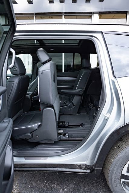 New 2026 Buick Enclave Sport Touring w/ Power Package FWD image 34