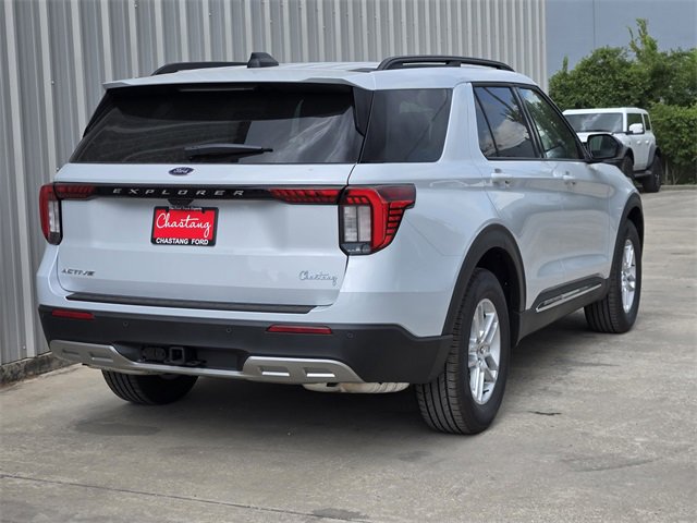 New 2025 Ford Explorer Active w/ Active Comfort Package image 7