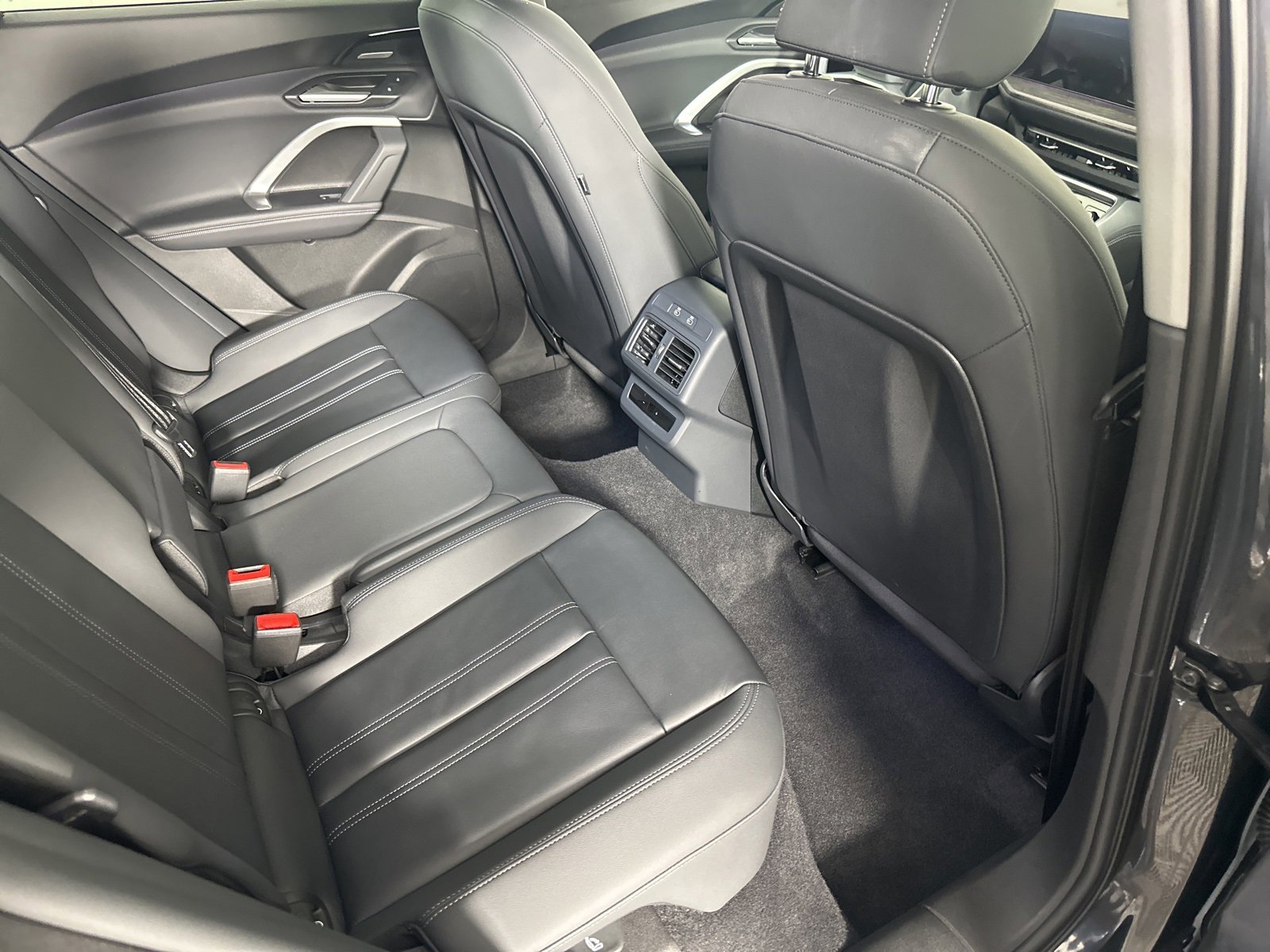 Certified 2025 Audi Q5 2.0T Premium Plus w/ Premium Plus image 14