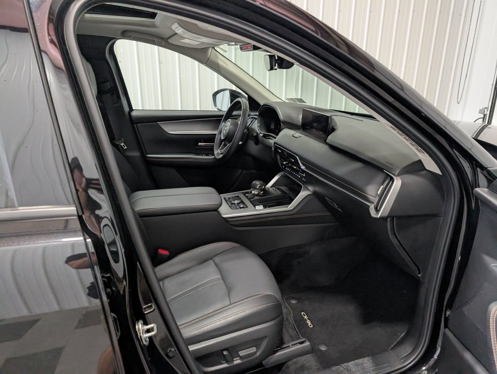 Used 2024 MAZDA CX-90 Plug-In Hybrid w/ Preferred AWD/4WD image 29