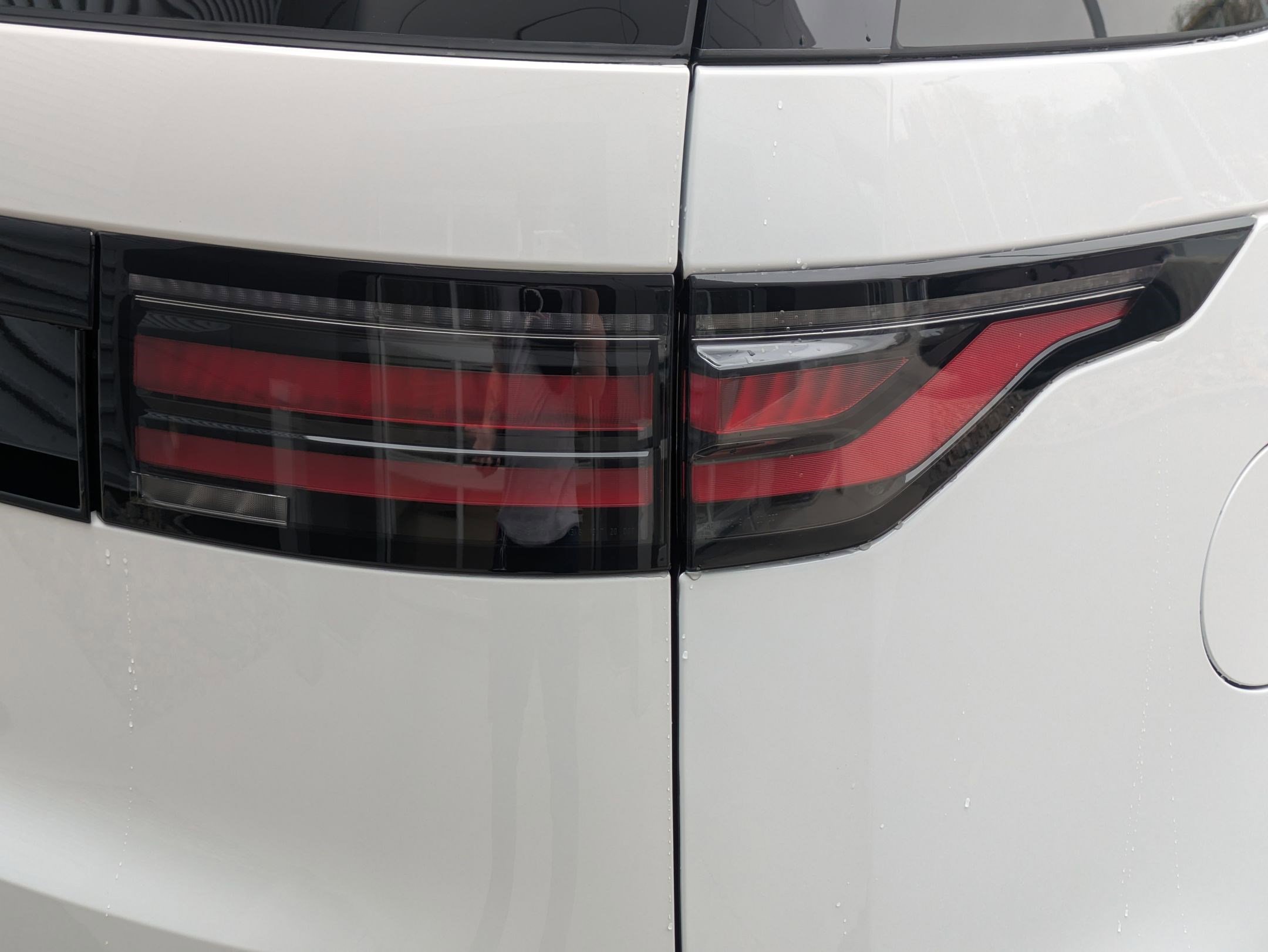 New 2026 Land Rover Discovery Dynamic SE image 12