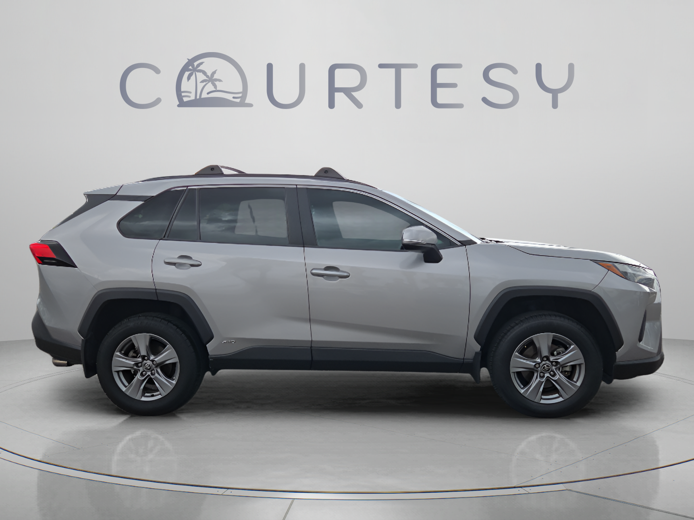 Used 2022 Toyota RAV4 XLE w/ Convenience Package AWD/4WD image 6