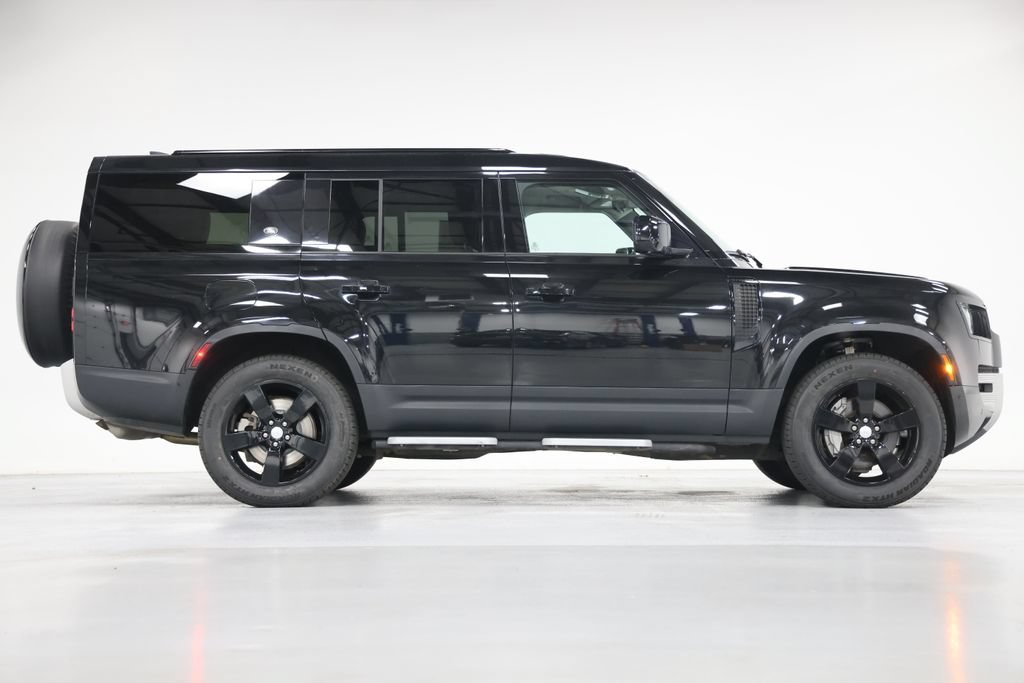 Used 2023 Land Rover Defender 130 SE AWD/4WD image 18