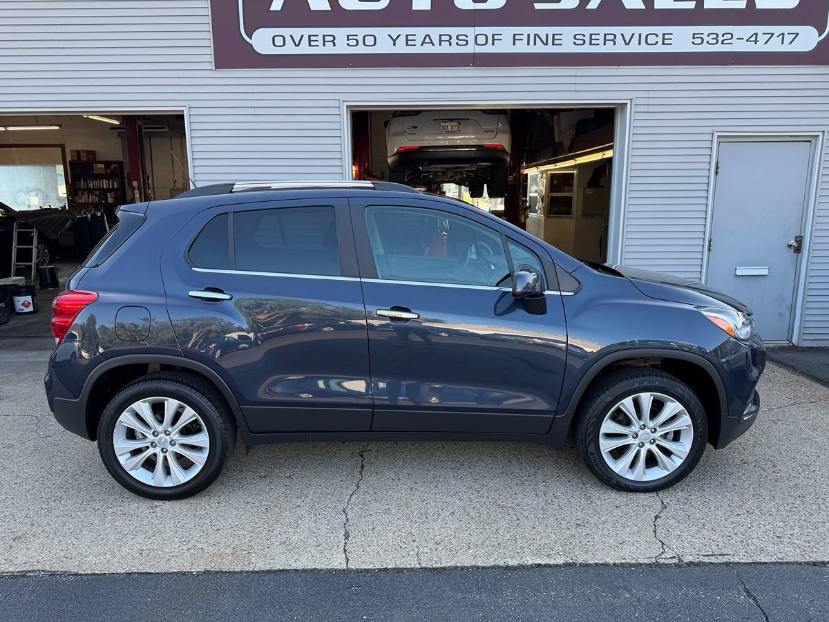Used 2019 Chevrolet Trax Premier AWD/4WD image 2