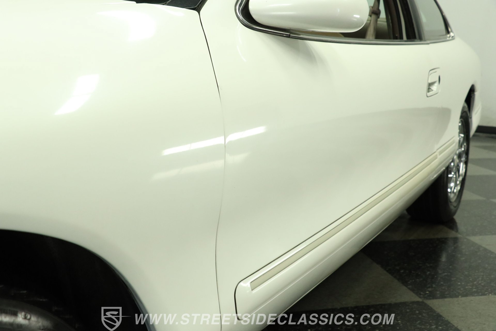 Used 1993 Lincoln Mark VIII RWD image 22